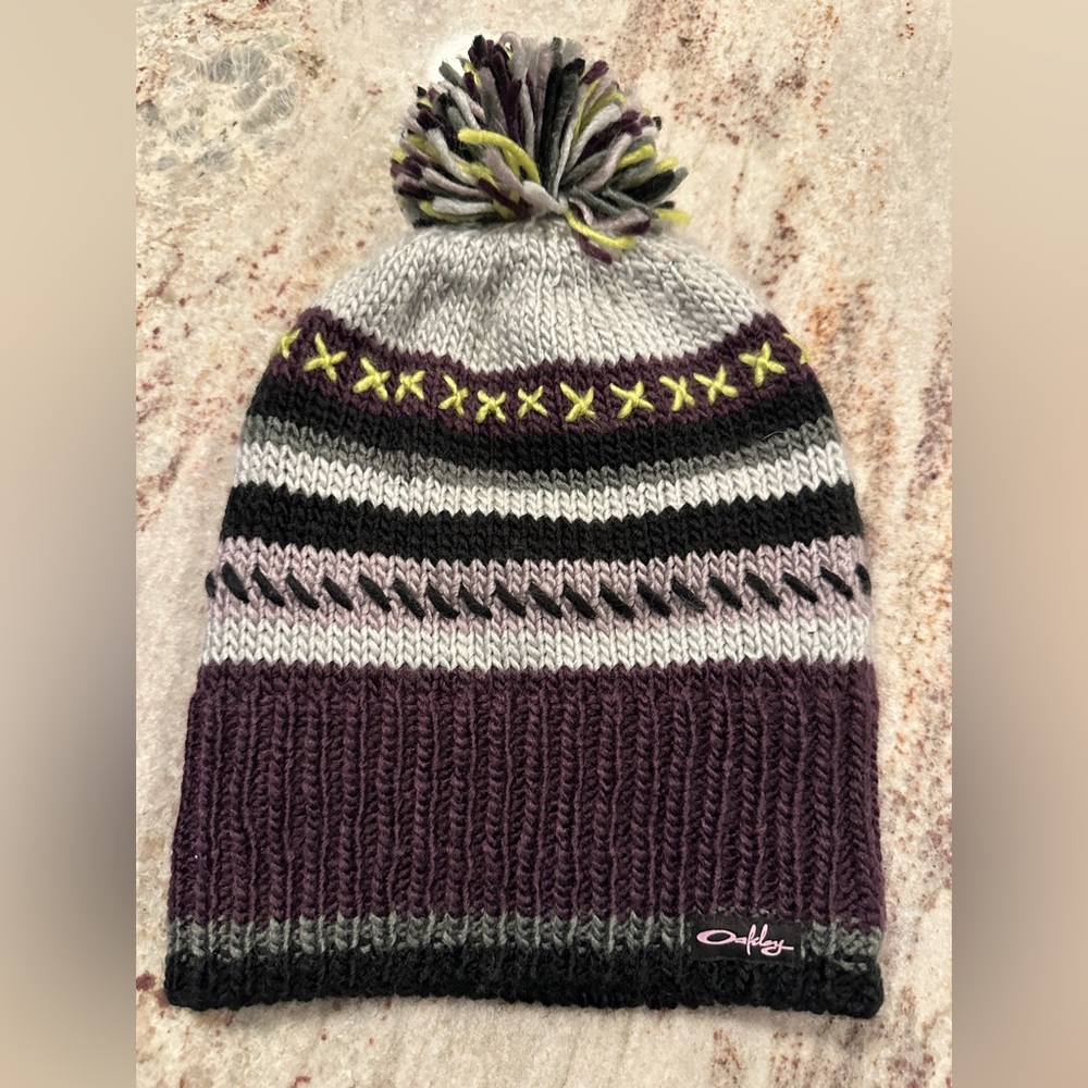 OAKLEY //‎ Pom Pom Winter Hat